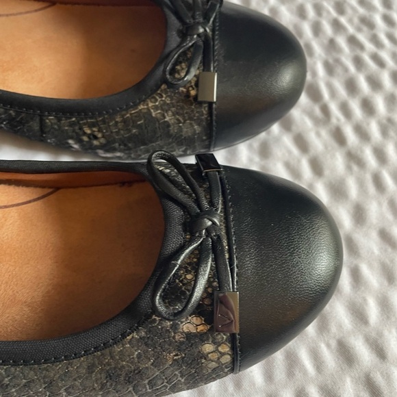 Vionic Minna Boa Ballet Flats Leather Ballerina Slip-on Size 6 37 Snake - Picture 3 of 10